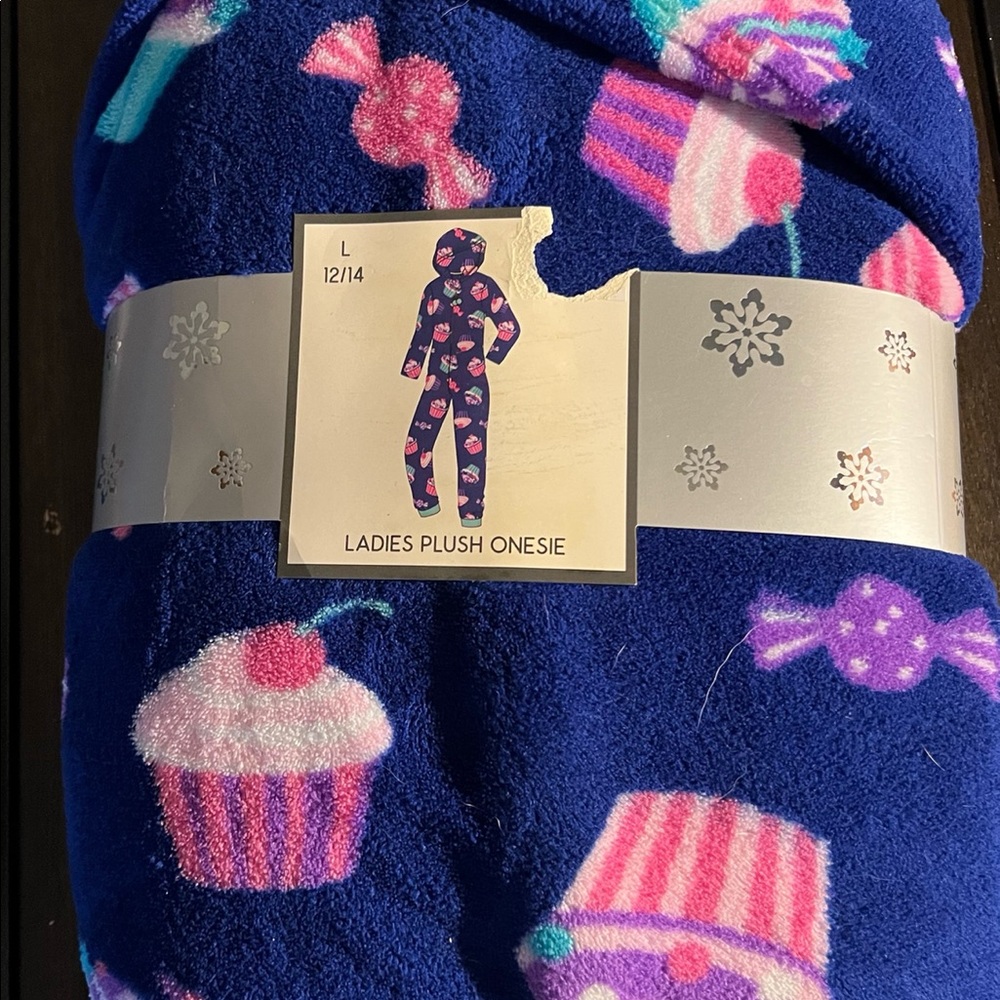 PAJAMAS - Picture 3 of 5
